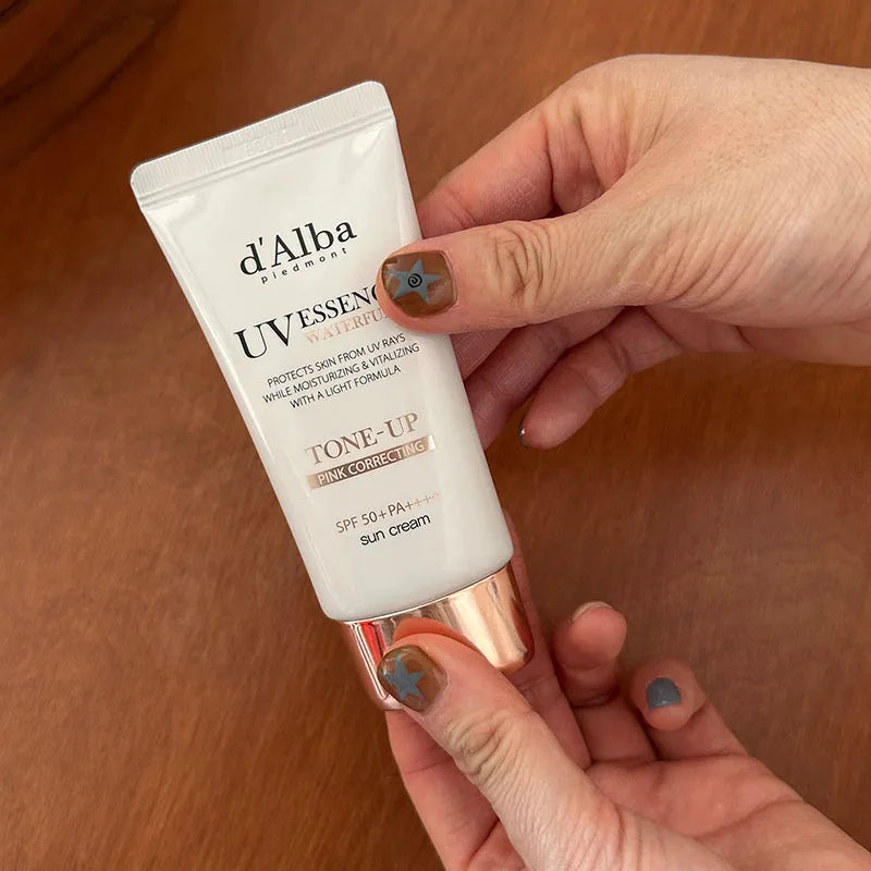 50ML d'Alba UV Essence Whitening White Truffle Sunscreen SPF50+ Moisturizing Lightweight Refreshing Gentle Sunscreen Skin Care